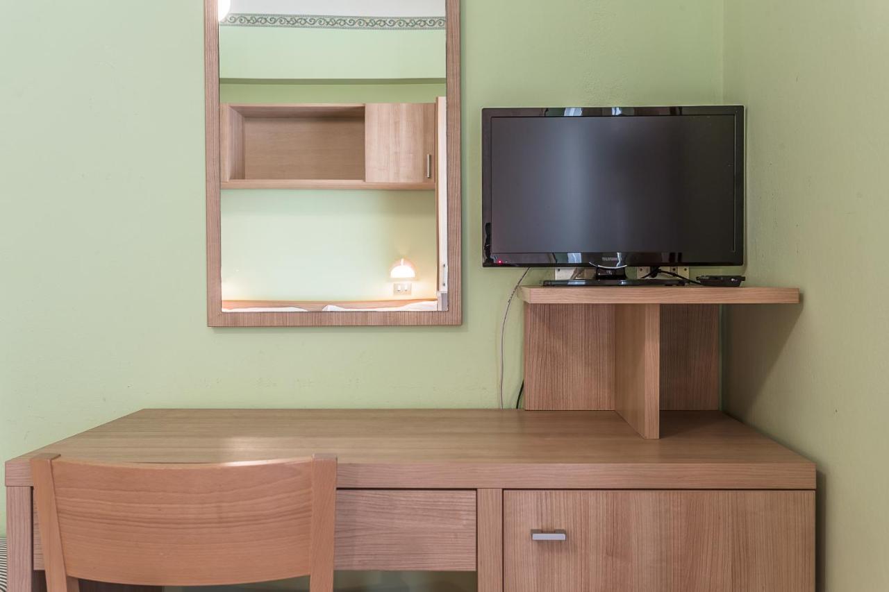 צ'סנטיקו Piccolo Hotel Kursaal מראה חיצוני תמונה