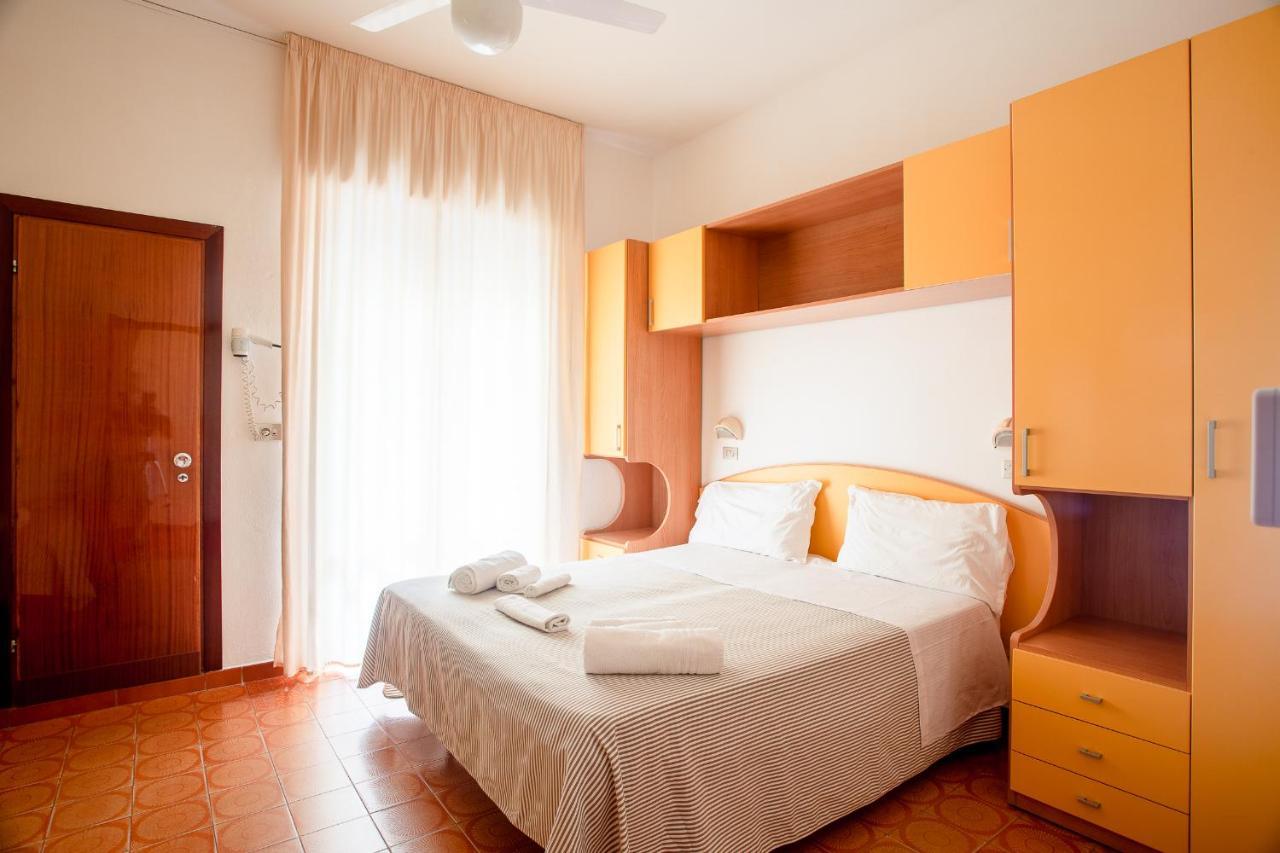 צ'סנטיקו Piccolo Hotel Kursaal מראה חיצוני תמונה